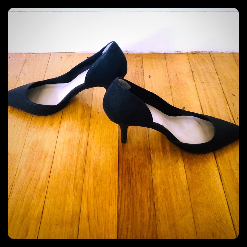 Aldo black matte snakeskin heels